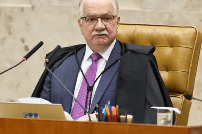 Fachin adia julgamento sobre atuação de Mendonça no caso Master; nova data será definida "oportunamente"