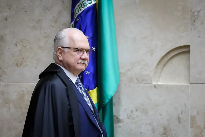 Fachin dá 24 horas para PF detalhar situação do celular de Daniel Vorcaro após cobrança de ministros do STF