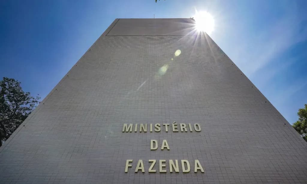 Gastos recordes e dívida do Brasil em alta ameaçam deixar próximo governo federal sem dinheiro