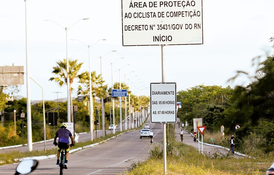 FICOU NO ANÚNCIO: Governo promete faixa exclusiva para ciclistas na Rota do Sol, mas atletas não encontram estrutura