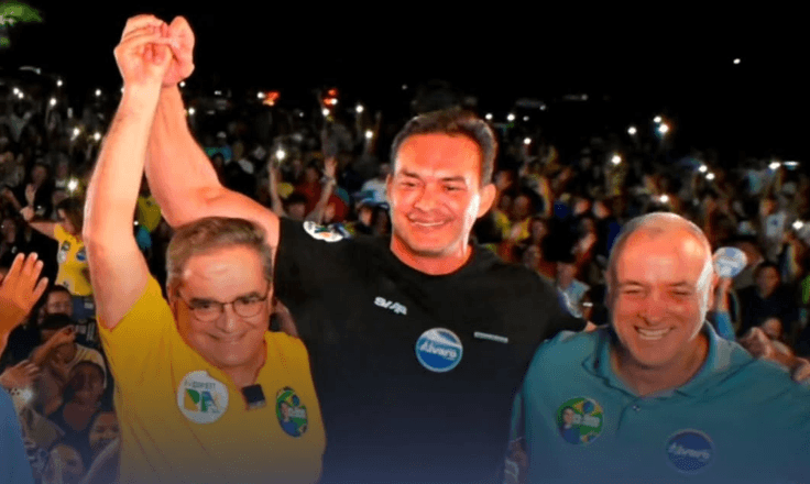 Álvaro, Styvenson e Coronel Hélio encerram campanha em Mossoró com Descida do Alto de São Manoel