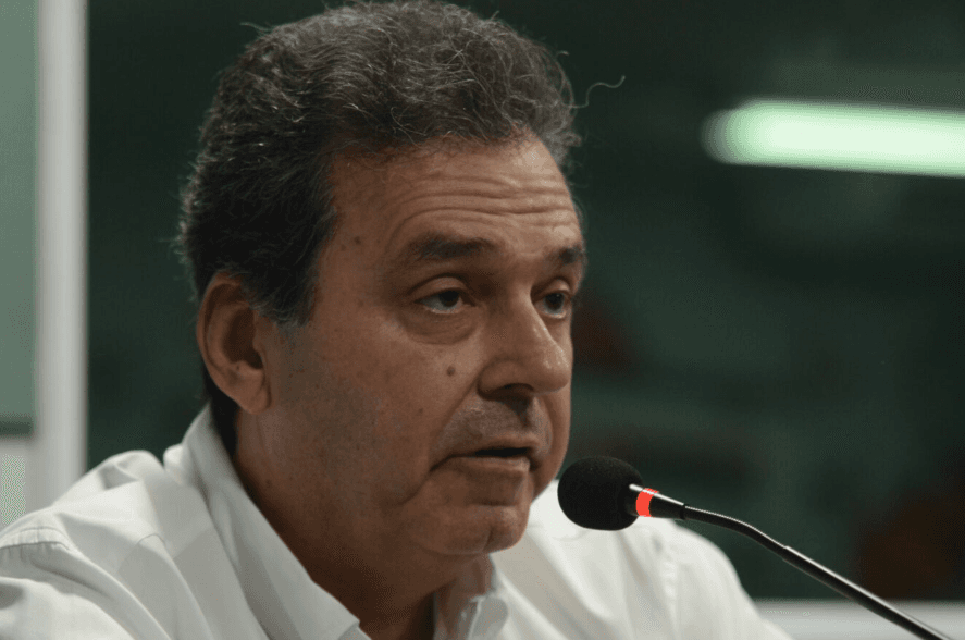 ELEIÇÃO 2026 EM NATAL: Carlos Eduardo foi aposentado sem saber