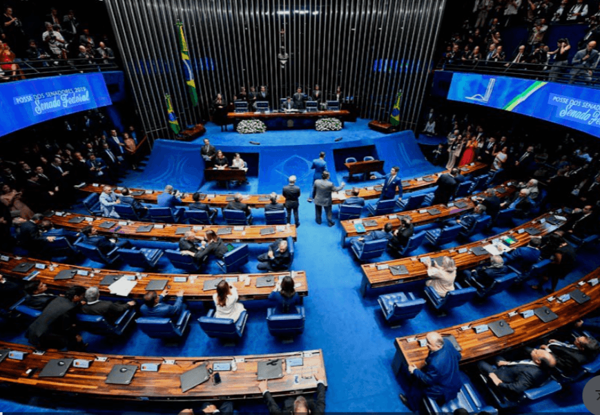 RETIRADA DE PAUTA: Impasse sobre maioridade penal trava votação da PEC da Segurança no Senado