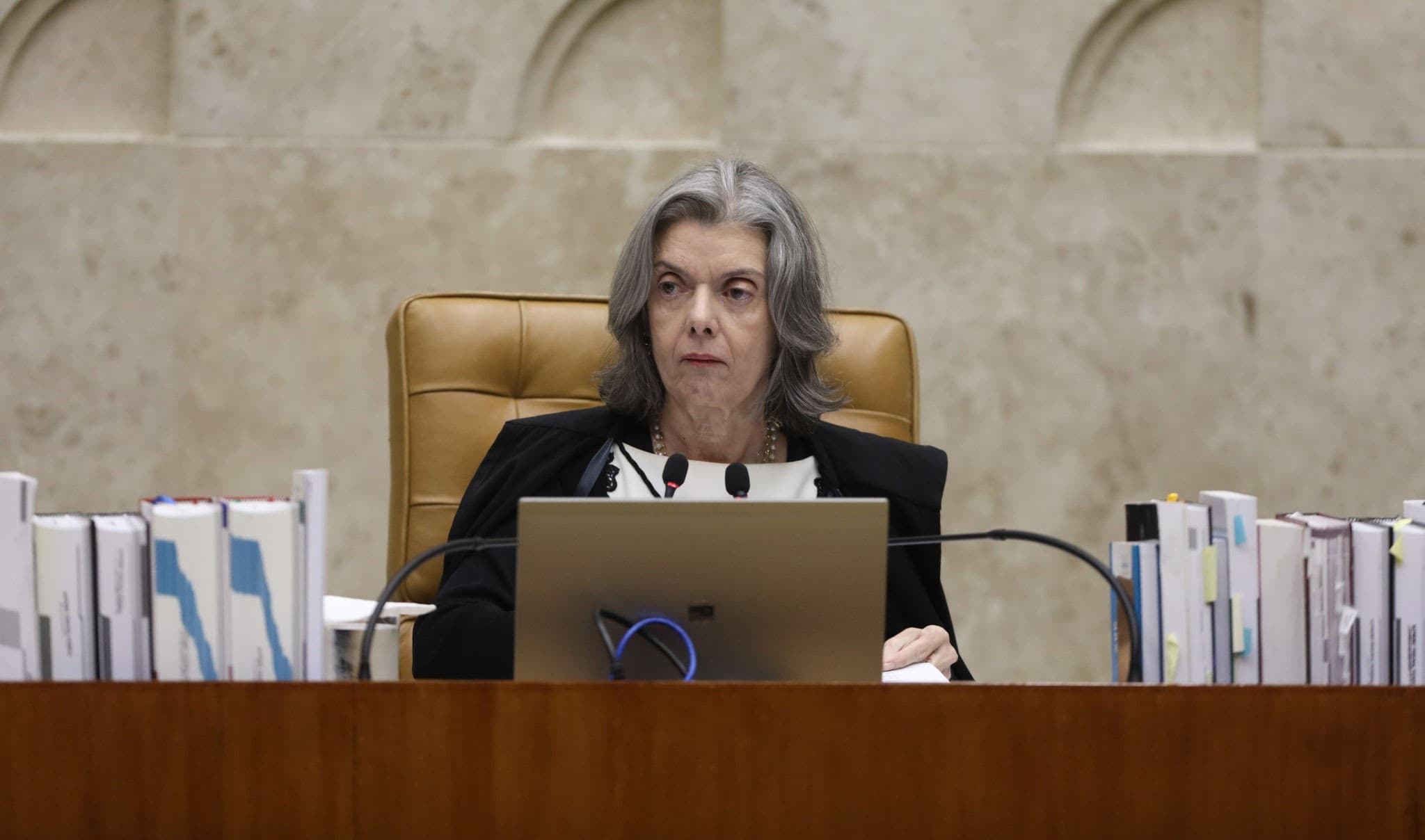 Cármen Lúcia nega pedido da campanha de Lula para transporte interestadual gratuito no 2º turno