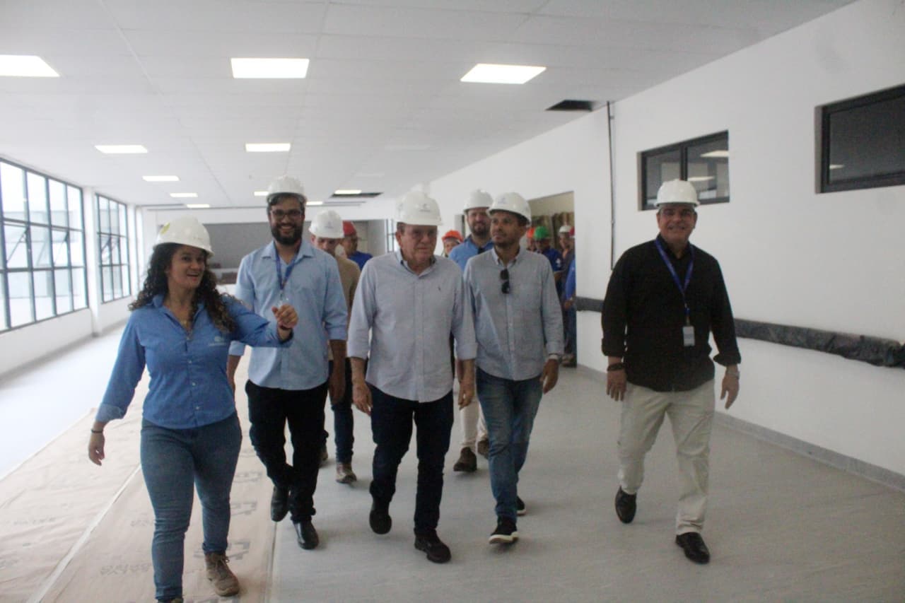 Prefeito Jaime Calado visita obras do Hospital Geral de São Gonçalo já com 90% de execução