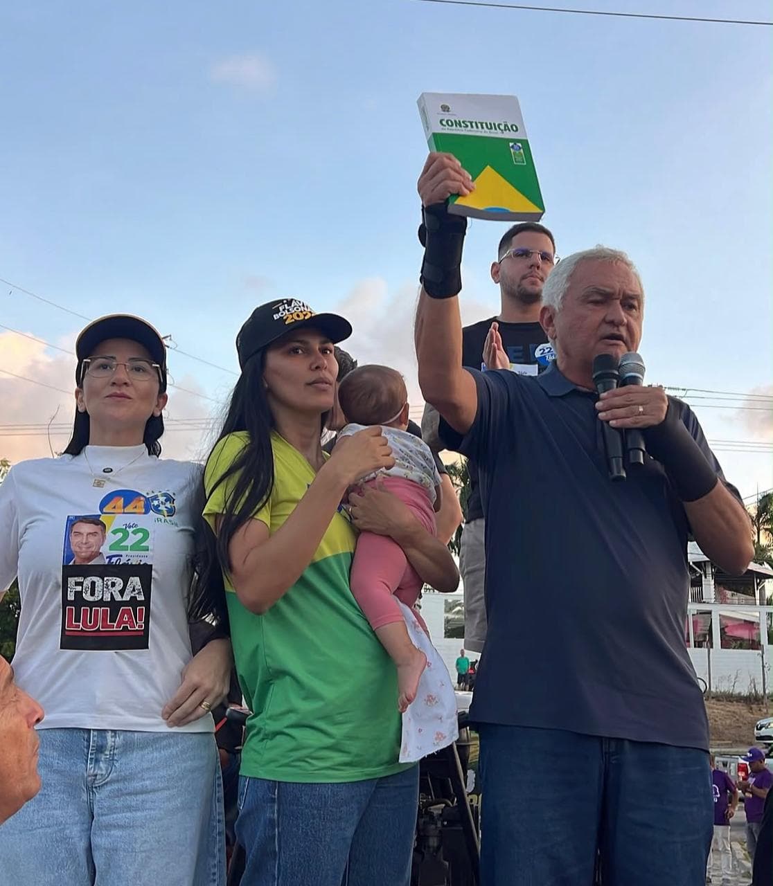 [VÍDEO] General Girão tentou manter ato pacífico, mas apoiadores da esquerda não respeitaram e manifestação acabou em violência