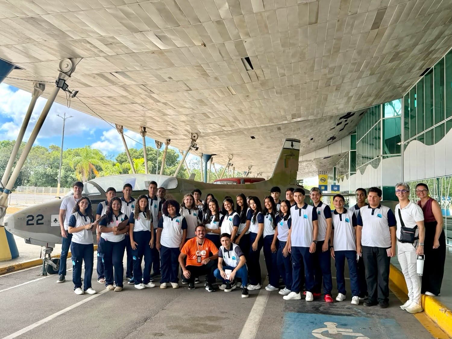 EDUCAÇÃO SEM FRONTEIRAS: Ação solidária da OXE by Aerotur leva alunos da rede pública a aula de campo gratuita em Natal