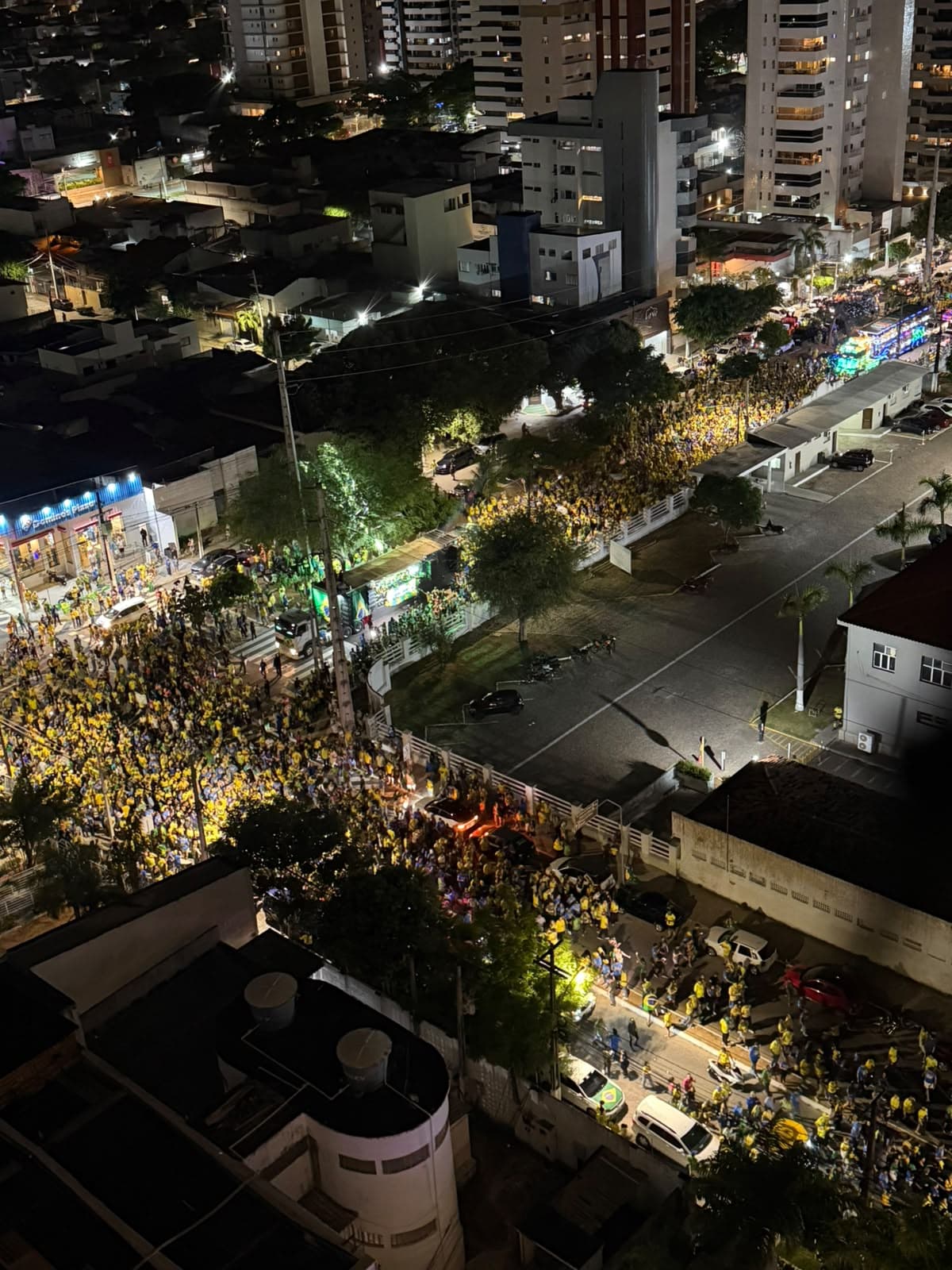 [VÍDEO] BLOCO 22 : Multidão apoia Flávio Bolsonaro e direita em Natal