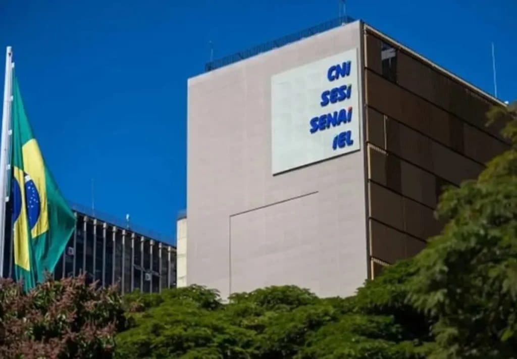 FIM DA ESCALA 6X1: CNI prevê demissões, inflação e prejuízo de R$ 267 bilhões com redução da jornada