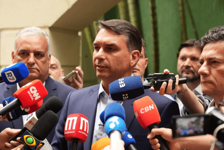 União Brasil e PP fecham com Flávio Bolsonaro e preparam evento para anunciar apoio no 2º turno
