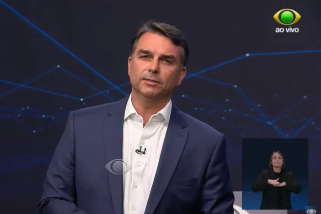 DEBATE NA BAND: Jornalista Vera Magalhães destaca tom enfático de Flávio ao defender combate às facções criminosas
