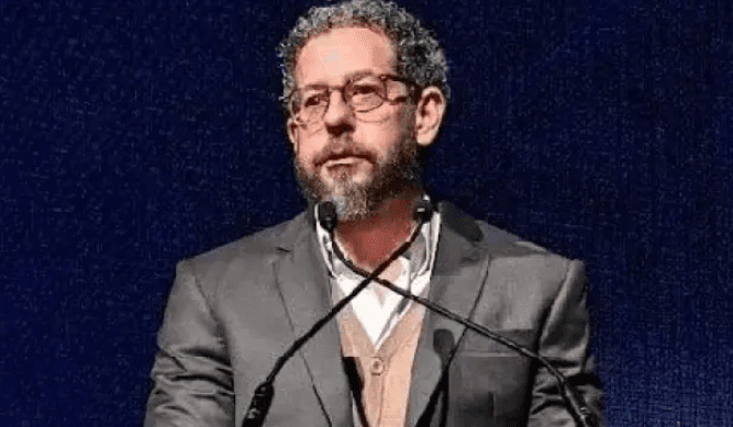 Executivo da Veja é alvo de Fake News após reportagens da revista sobre repasse de R$ 30 milhões de Vorcaro para documentário sobre Lula