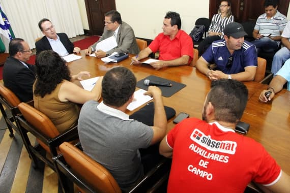 Secretário de Governo da Prefeitura do Natal recebe sindicatos para negociar fim da greve; novo encontro é agendado