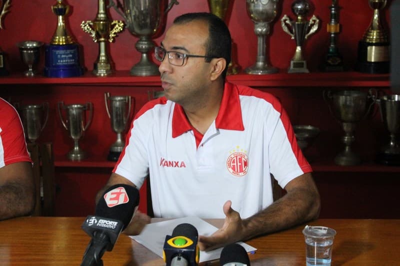 Felipe Surian chega a Natal esta semana e América segue acertando com reforços; veja nomes