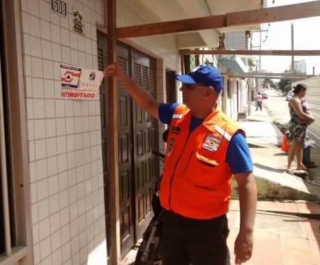Defesa Civil começa a liberar imóveis interditados em Mãe Luiza