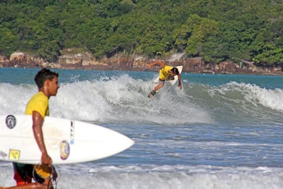 Praia de Ponta Negra recebe a 2ª etapa do Circuito Surf Kids neste fim de semana