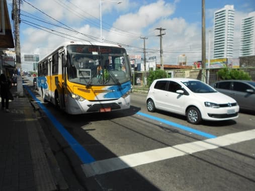 FOTO: Avenida Salgado Filho começa ser sinalizada para receber corredor semi-exclusivo