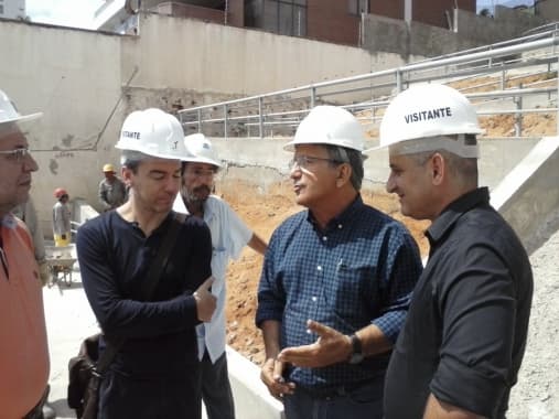 Obras de Mãe Luiza são visitadas por arquitetos do IAB e o titular da Semov