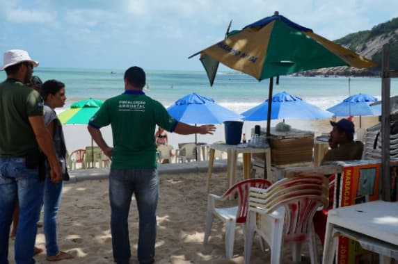 Prefeitura cria grupo para fiscalizar e ordenar atividades comerciais na orla de Ponta Negra