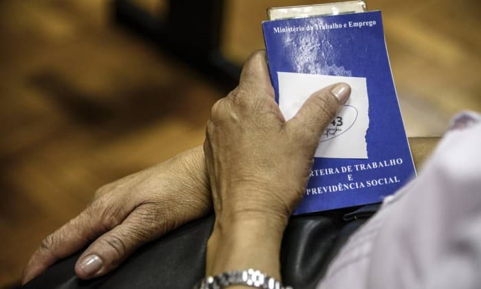 Reajustes salariais superam inflação pela primeira vez em dez meses