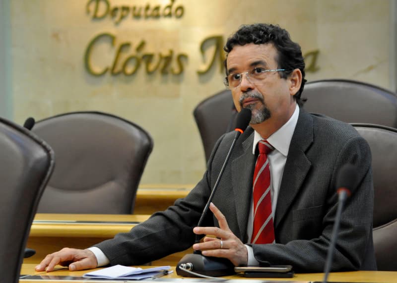 Fernando Mineiro repercute lei que regulamenta licitação do transporte