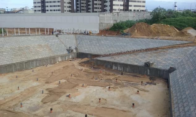 FOTO: Construção da nova lagoa de captação da Vila de Ponta Negra entra na sua reta final