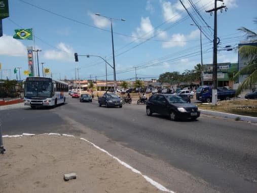 FOTO: Semáforo da Av. Dr. João Medeiros Filho com Av. Guadalupe deixa de ser três tempos