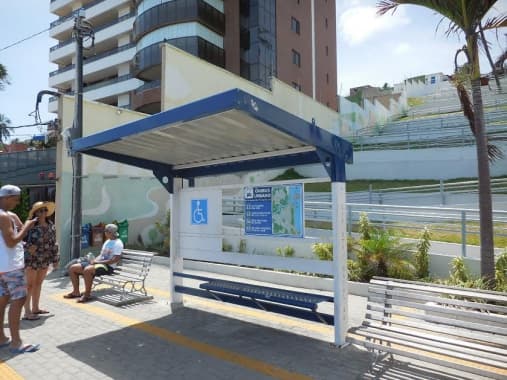 FOTO: Prefeitura instala novos abrigos para usuários de ônibus em Natal; veja locais