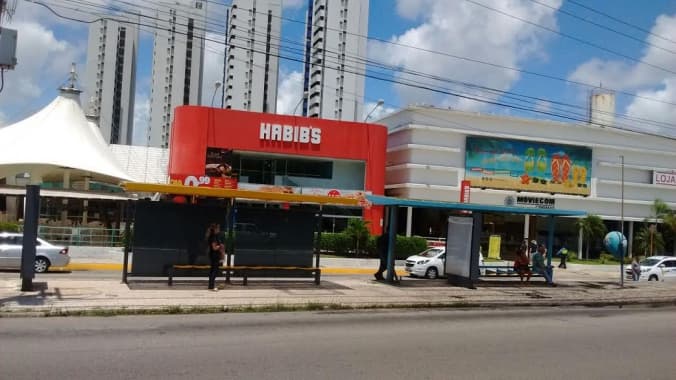 FOTO: Natal ganha novos abrigos de passageiros