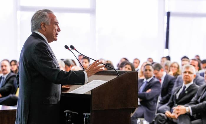 Ao anunciar reajuste, Temer diz que Bolsa Família ‘não é para durar até o resto da vida'
