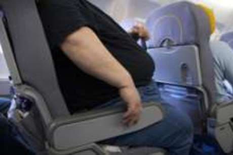 Companhias aéreas querem cobrar mais de passageiros obesos em viagens