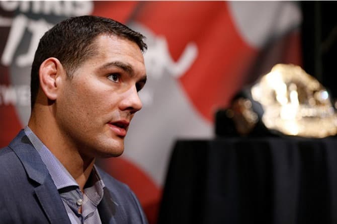 Chris Weidman cutuca brasileiros: ‘Venço eles em tudo. Venceria o Pelé no futebol'