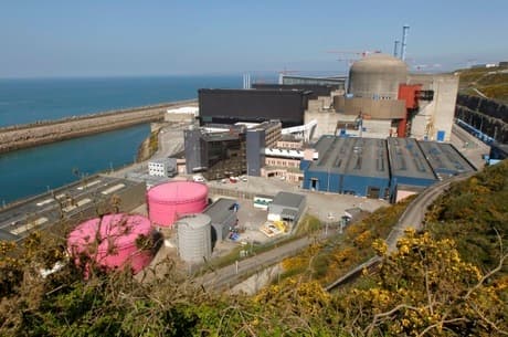 Explosão atinge reator nuclear de Flamanville, na França, e deixa feridos