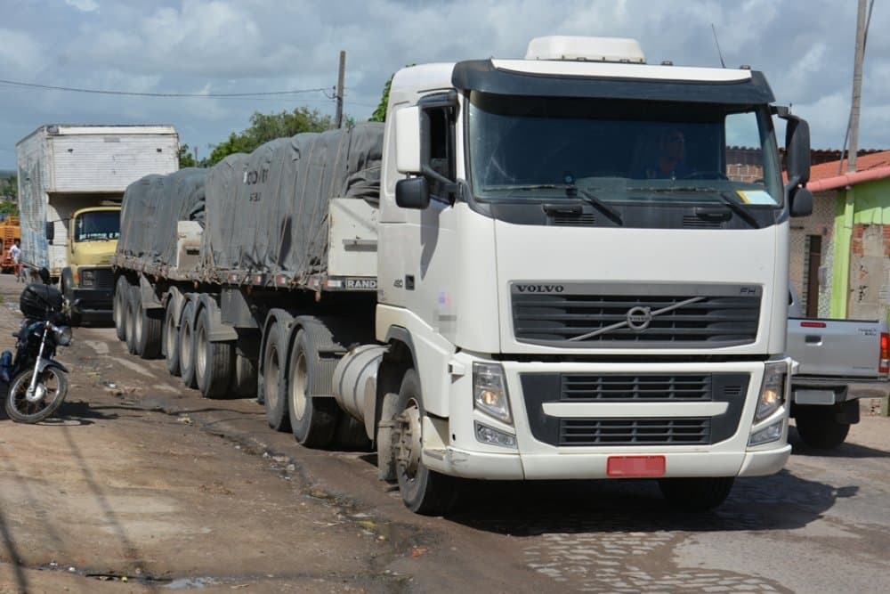 CAMINHONEIROS: Prefeitura de Macaíba disponibiliza pedido de autorização para tráfego