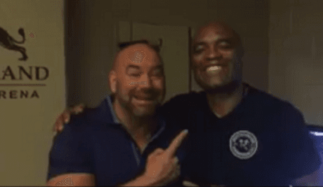 Dana nega pedido de Anderson Silva: "deveria se aposentar"