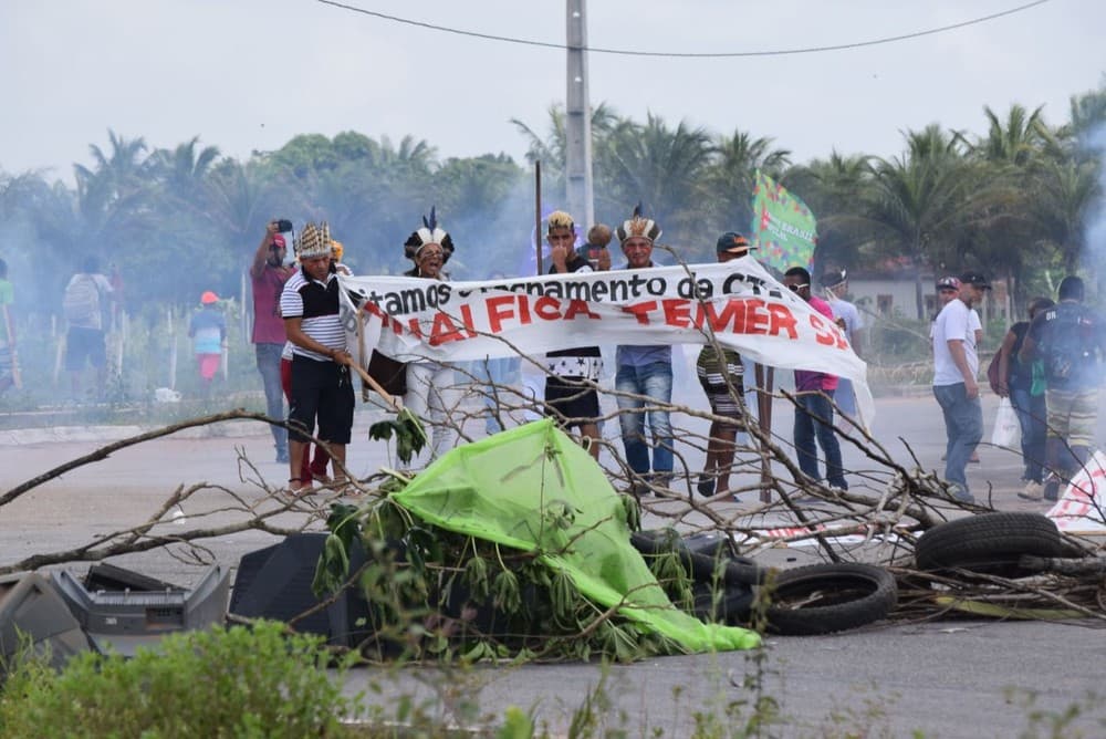 Leitor relata drama de passageiros para chegar no aeroporto da Grande Natal: fuga de manifestantes e acesso pago por trilha até chegada da Polícia