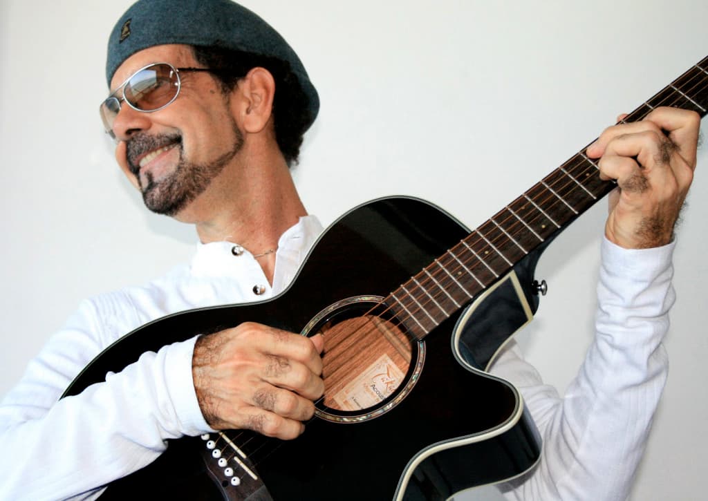 Domingo Melhor volta com show de Nando Cordel neste domingo
