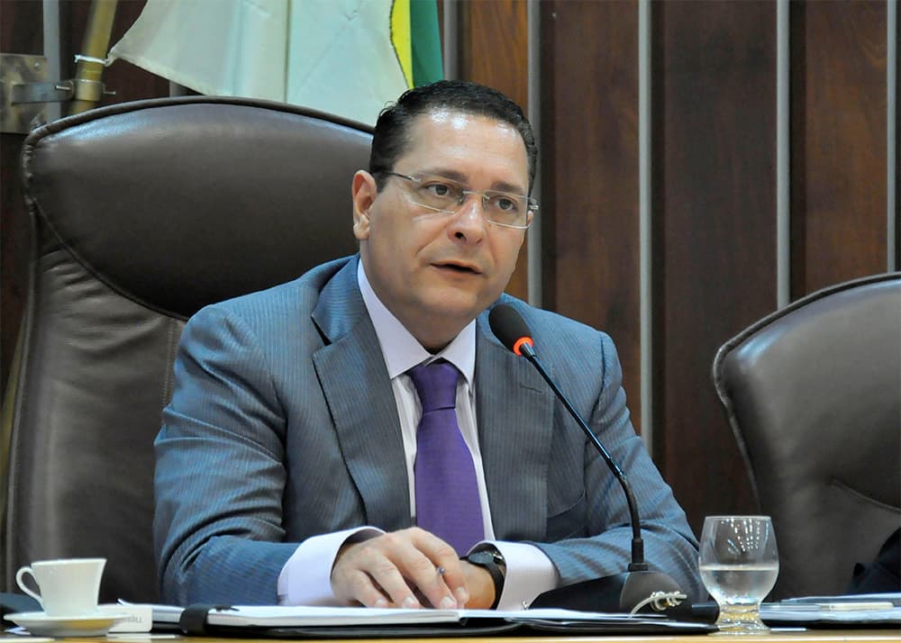 Ezequiel solicita ao DNIT retomada de obras de duplicação da Reta Tabajara