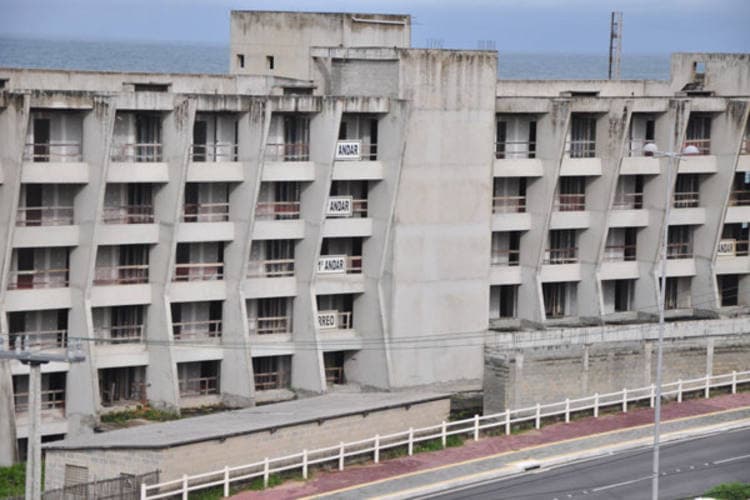 Justiça acata parecer do MPF e derruba liminar que impedia demolição do Hotel Reis Magos