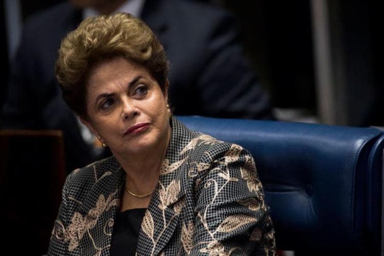"Eu errei ao promover a desoneração", admite Dilma