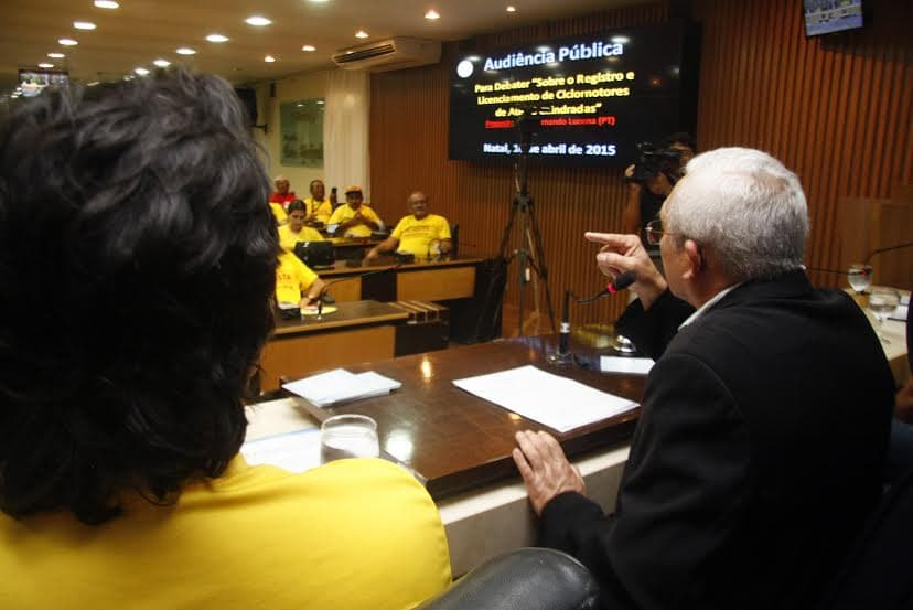 FOTOS: Audiência discute licenciamento de motos de 50 cilindradas em Natal