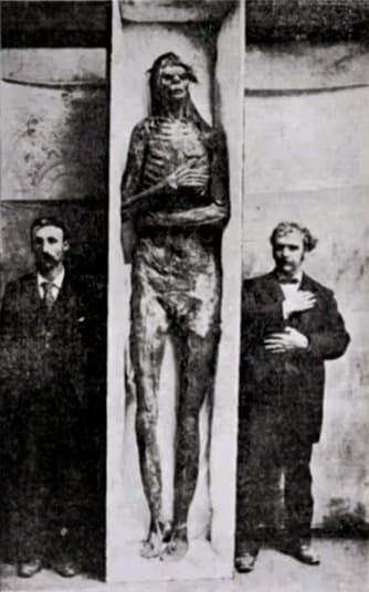 FOTOS históricas revelam a existência de seres humanos gigantes