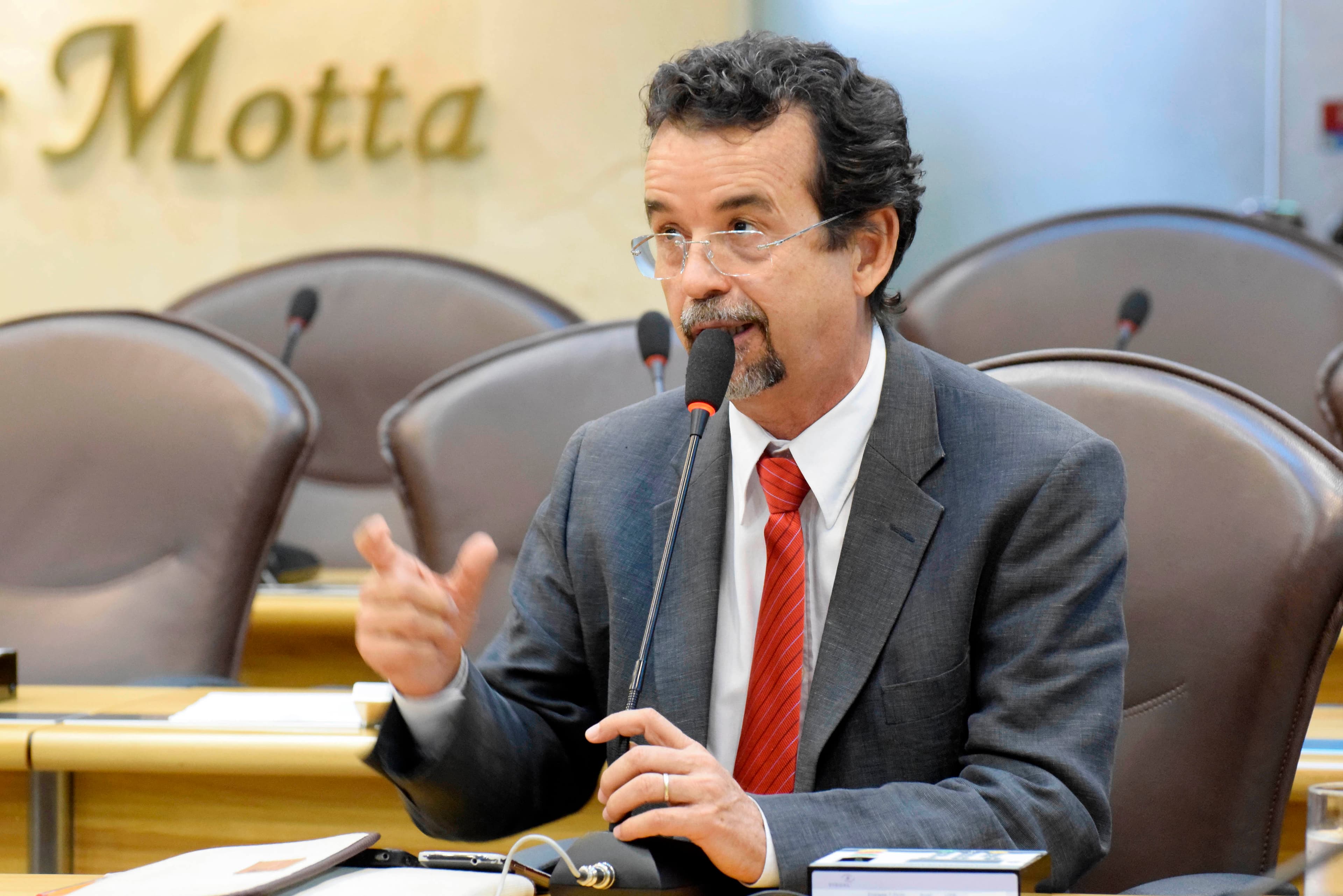 Audiência na AL debate impactos dos desinvestimentos da Petrobras; sindicato alerta para até 5 mil demissões no RN
