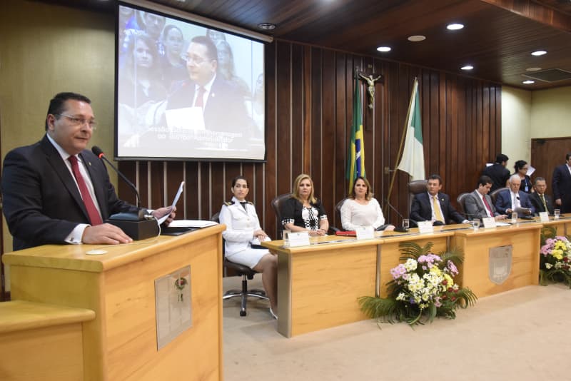 FOTO: Sessão Solene na Assembleia homenageia administradores do RN