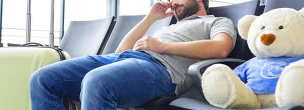 Passageiro que teve de dormir no aeroporto e perdeu aniversário da esposa será indenizado