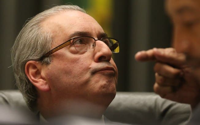 Eduardo Cunha cobra, pelo WhatsApp, doação para Henrique Alves