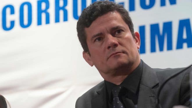 Desde impeachment, popularidade de Moro dispara e rejeição a políticos sobe, diz pesquisa