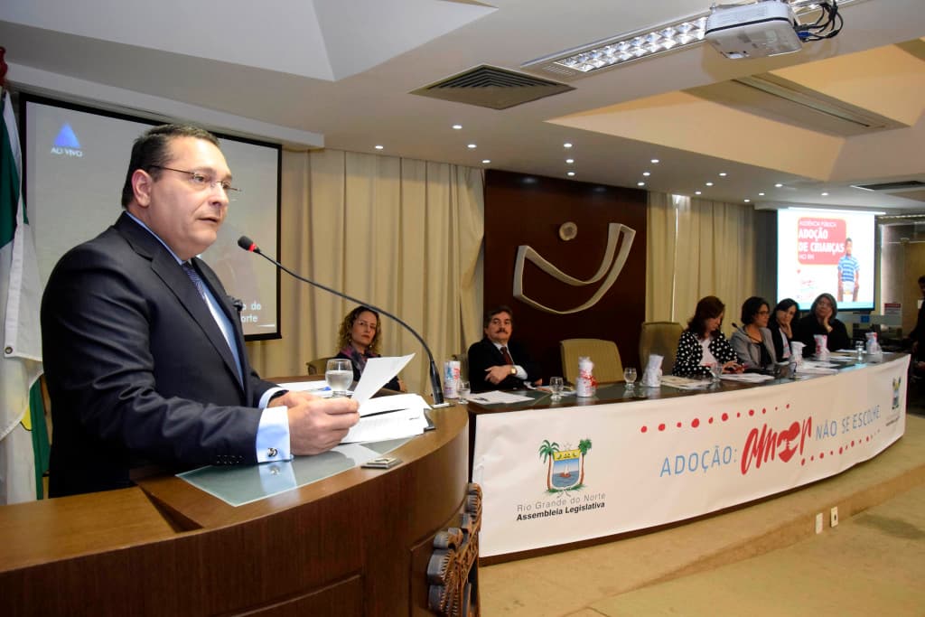 Assembleia Legislativa debate tema “Adoção: Amor não se escolhe”