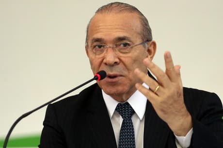 Eliseu Padilha tira licença do governo por motivos de saúde
