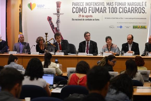 Campanha indica que uso do narguilé equivale a fumar 100 cigarros